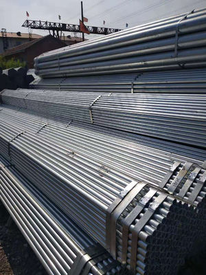 Service de traitement de perforation non alliée 1,2 mm 1,5 mm épaisseur 6 m longueur tuyau en acier rond galvanisé à chaud pour empilage
