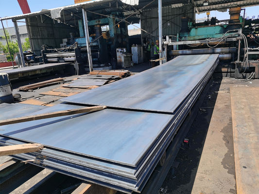 Surface noire en acier Ms laminé à chaud SS400 Q235B Q355 A36 Q275 Plaque de fer Plaques d'acier au carbone pour la fabrication de tuyaux Tolérance ± 1%