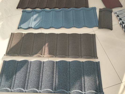 Carreaux de toiture en acier revêtus de pierre Carreaux romains avec revêtement en zinc de 20 à 275 g/m2 et certification PVOC