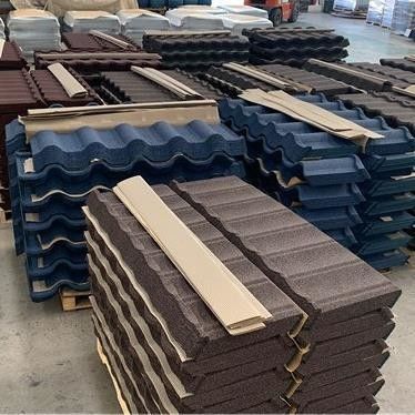 Carreaux de toits simples Zinc Aluminium acier Pierre de la pierre 0.2*420*1340 Pierre revêtue de carreaux de toits métalliques pour toute protection contre les intempéries