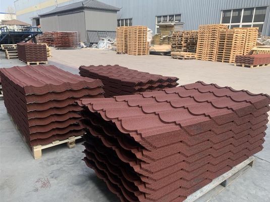 Carreaux de toits simples Zinc Aluminium acier Pierre de la pierre 0.2*420*1340 Pierre revêtue de carreaux de toits métalliques pour toute protection contre les intempéries