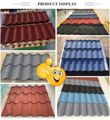 Prime 0,4 mm*420 mm*1340 mm Carreaux de toiture en acier revêtus de pierre rouge verte bleue pour la construction d'hôtels