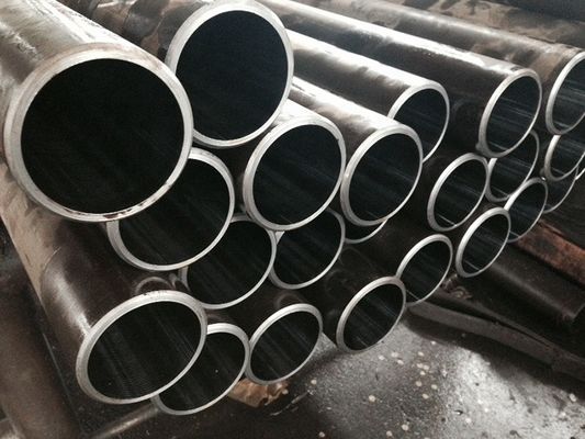 Pipe de chaudière ASTM A106C Pipe en acier au carbone enduite de noir Sch40-160 pour le transport de pétrole et d'eau