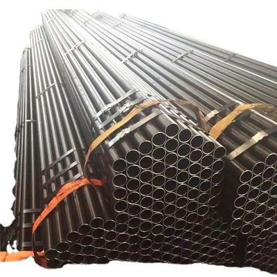 Technique ERW Pipe en acier au carbone Tubes en acier noir sans soudure Pour les installations hydrauliques / pétrolières / gazières