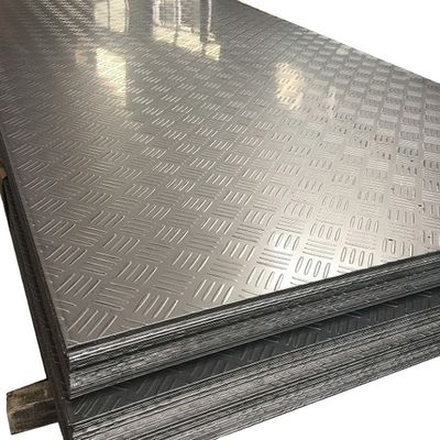 2000-12000 mm Longueur JIS Standard Q235 A36 Q345 Plaque de plancher à carreaux en acier au carbone laminé à chaud avec motif Ms Diamond