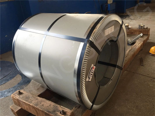 Matériau de toiture en tôle d'acier laminé à chaud couleur revêtue bobine d'acier PPGI avec revêtement Z121-Z180 dans le paquet standard