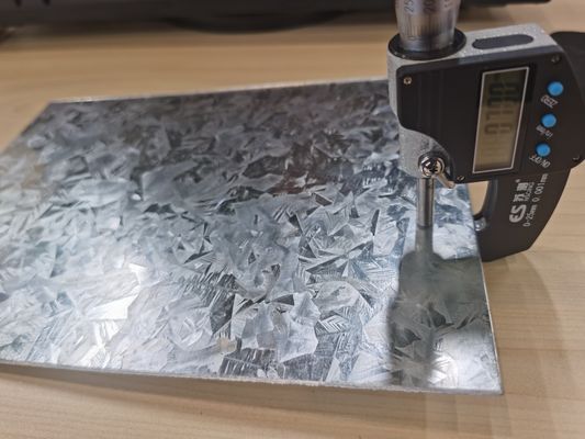 Plaque d'acier galvanisé de garantie pour la fabrication de petits outils Longueur 1-12 m