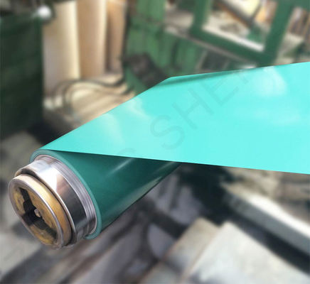 0.5 mm bobines PPGI fournissent directement de la couleur blanche bobine d'acier prépeint pour la fabrication de tableaux blancs RAL Tolérance verte ± 1%