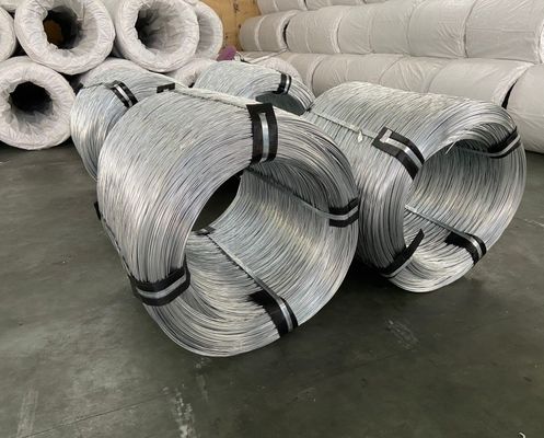 Fil de fer galvanisé 0,8 mm 1,2 mm 1,6 mm 1,8 mm 2 mm 2,5 mm pour le soudage et la liaison dans les applications industrielles lourdes