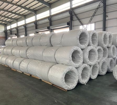 Fil de fer galvanisé 0,8 mm 1,2 mm 1,6 mm 1,8 mm 2 mm 2,5 mm pour le soudage et la liaison dans les applications industrielles lourdes