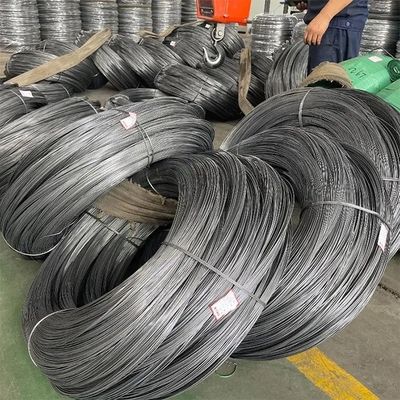 ASTM Standard Ready Stock Noir 1 mm 0,8 mm 1,2 mm q195 q235 q345 Fil d'acier au carbone pour la fabrication des ongles Frotte à fil d'acier échantillon gratuit