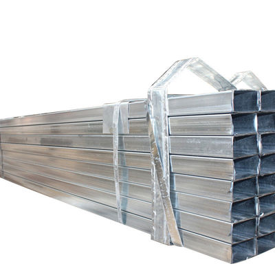 6 mètres légèrement huilés Serres Structure Tubes galvanisés pour échafaudage 2x4 Tubes en acier galvanisé Tubes en fer galvanisé