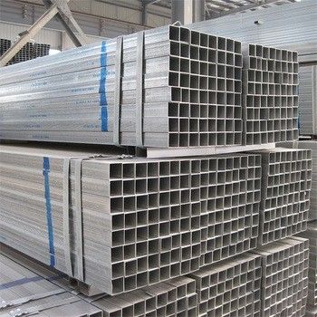 50x100 tubes rectangulaires galvanisés 2,5 en tubes carrés galvanisés de 3 mm d'épaisseur pour les applications lourdes et industrielles