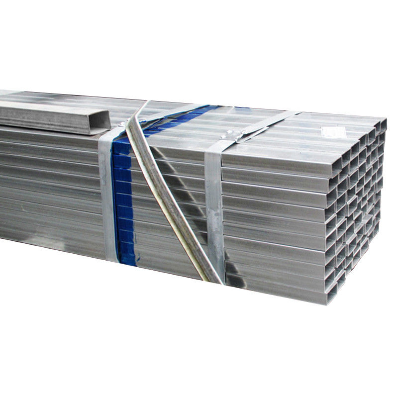6 mètres légèrement huilés Serres Structure Tubes galvanisés pour échafaudage 2x4 Tubes en acier galvanisé Tubes en fer galvanisé